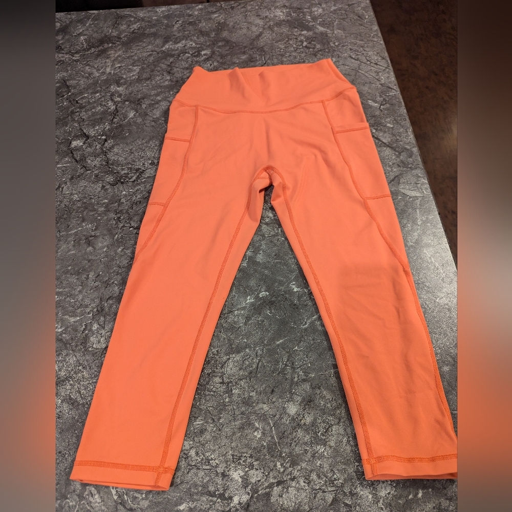 Coral Capri leggings